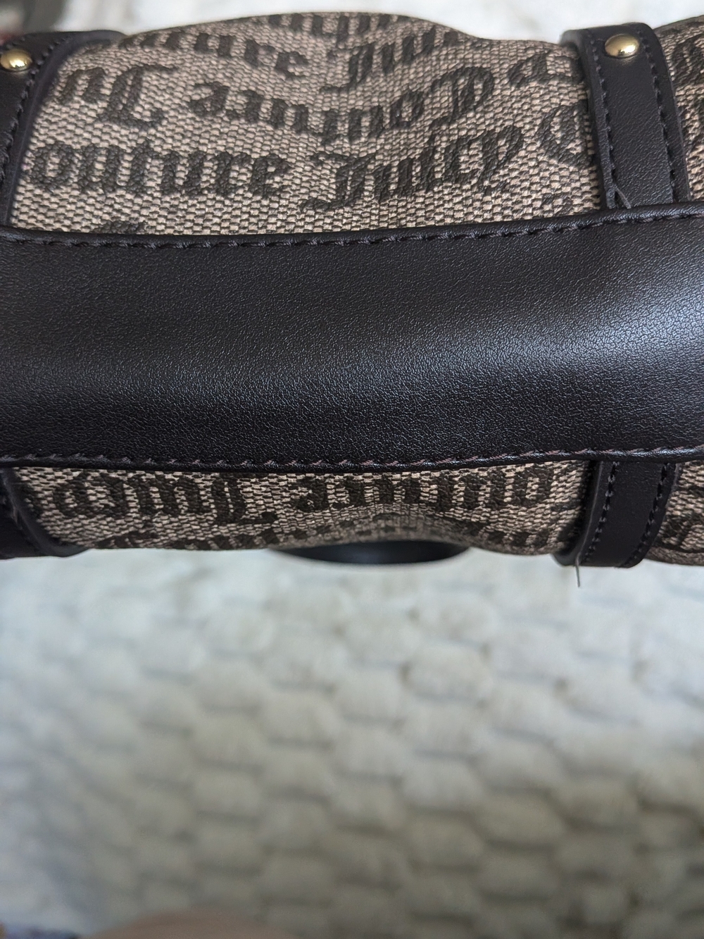 Juicy Couture Brown Logo Barrel Duffel with Black Trim - Picture 4 of 4